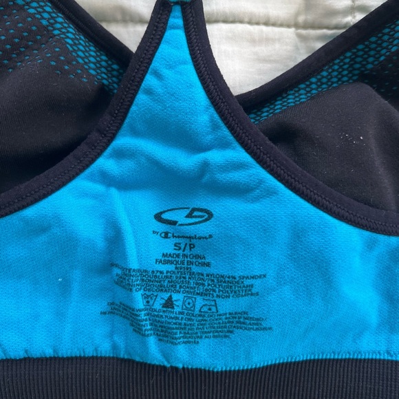 2 champions sports bras - Picture 6 of 7